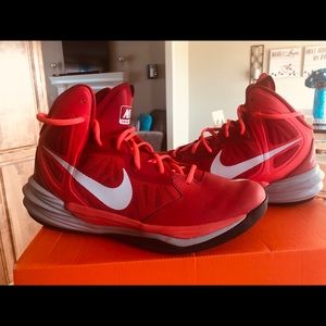 Basketball shoes